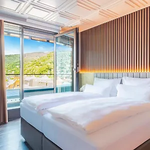 Plaza Premium Hotel